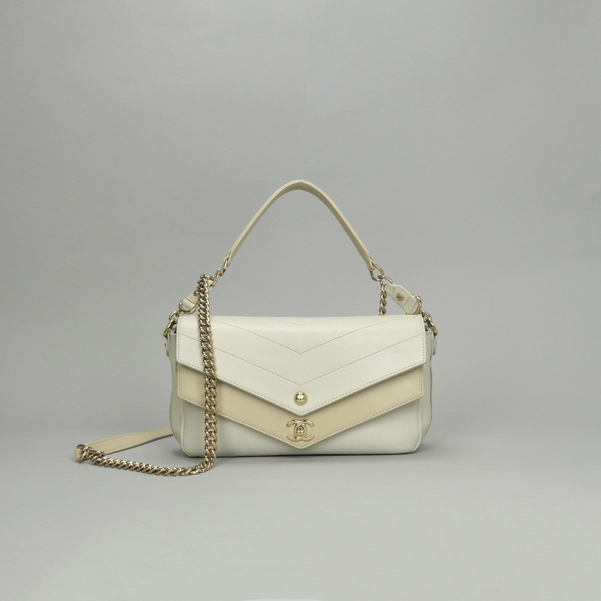 シャネル CHANEL シェブロン Vステッチ バッグ ショルダーバッグ