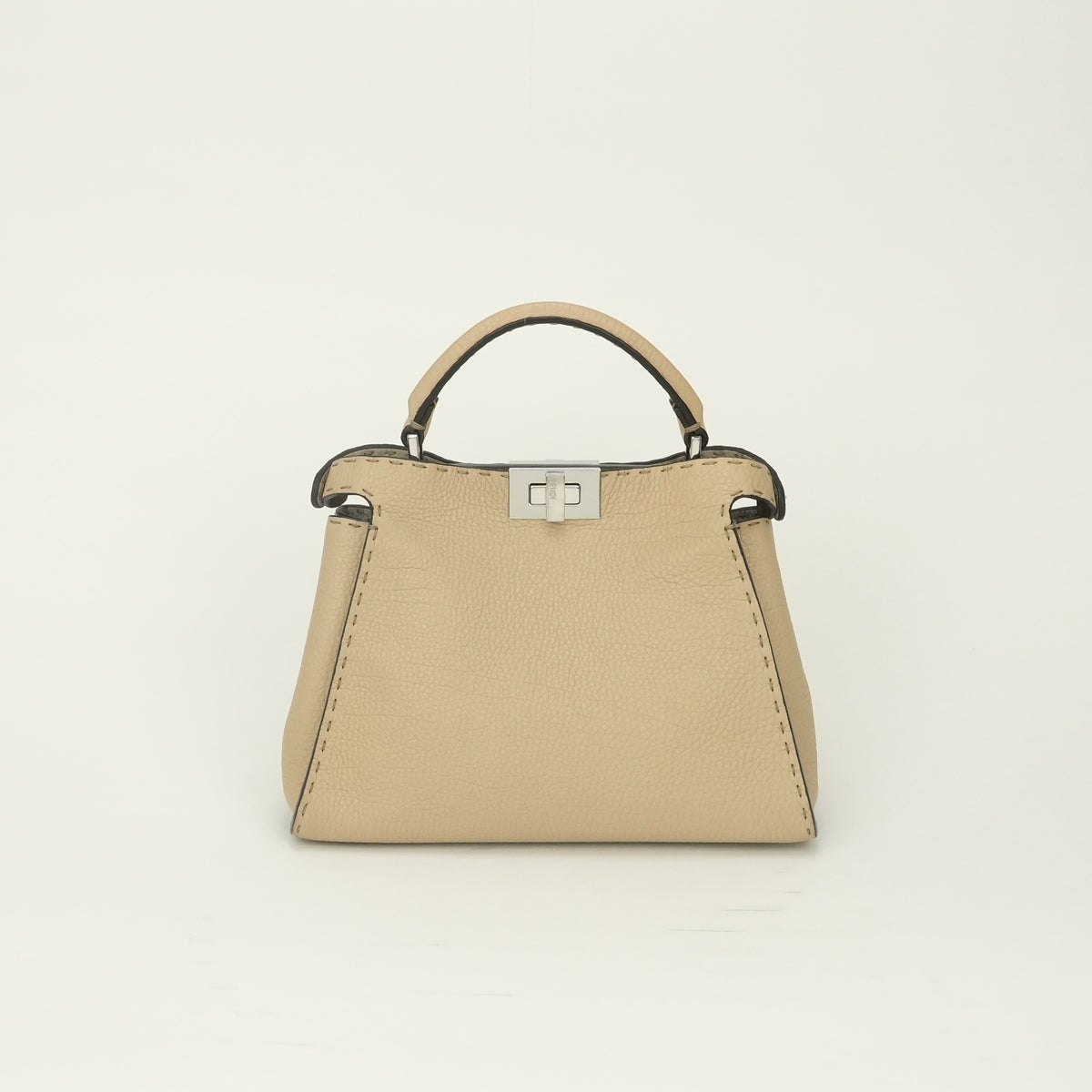 フェンディ FENDI ピーカブー エッセンシャリー セレリア バッグ
