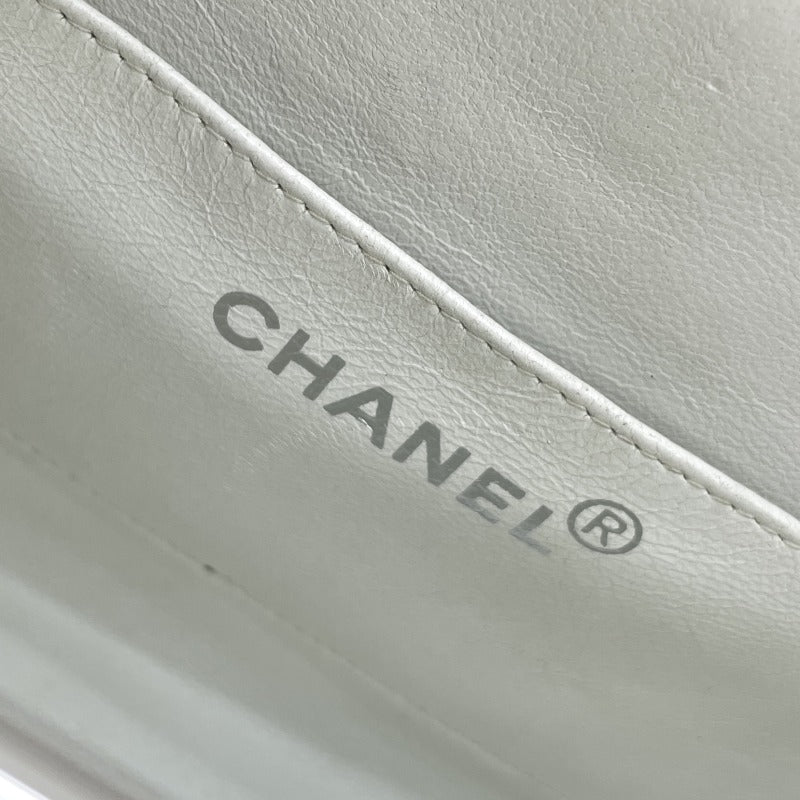 シャネル CHANEL マトラッセ バッグ バニティバッグ ポーチ ラムスキン ホワイト 白 シルバー金具 バニティ 化粧バッグ