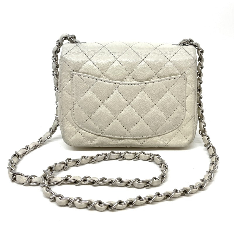 CHANEL CHANEL Matelass? Mini matelasse Mini matMatelass? 17 Bag Shoulder Bag Caviar Skin White Ivory White Silver Hardware Chain Shoulder Bag Coco Mark Turn Lock