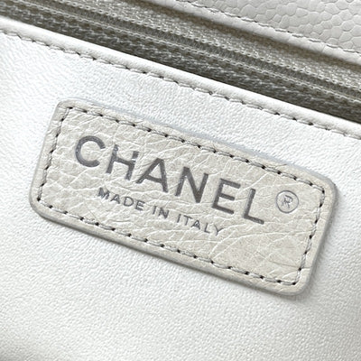 CHANEL CHANEL Matelass? Mini matelasse Mini matMatelass? 17 Bag Shoulder Bag Caviar Skin White Ivory White Silver Hardware Chain Shoulder Bag Coco Mark Turn Lock