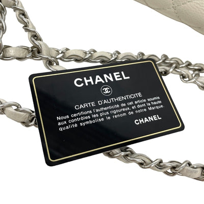 CHANEL CHANEL Matelass? Mini matelasse Mini matMatelass? 17 Bag Shoulder Bag Caviar Skin White Ivory White Silver Hardware Chain Shoulder Bag Coco Mark Turn Lock