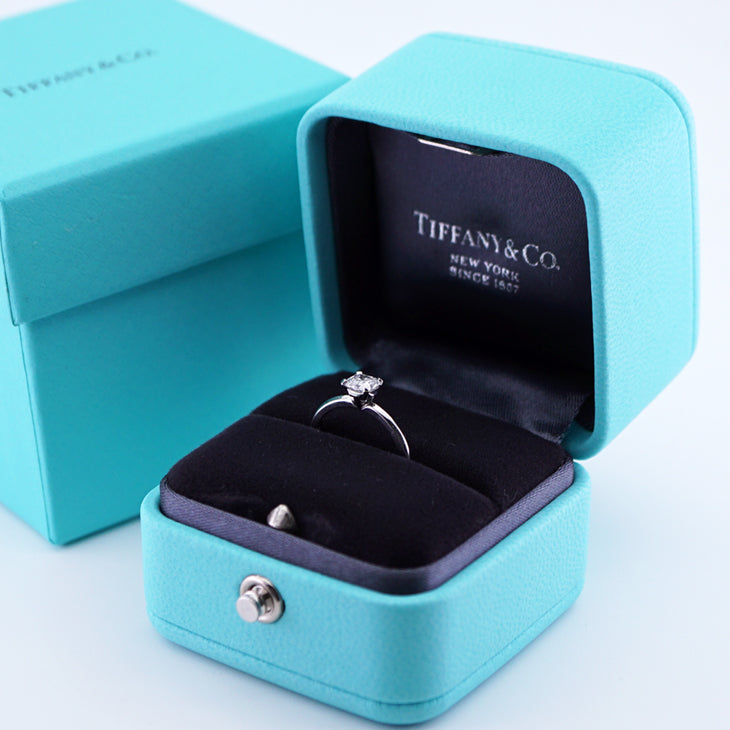 Tiffany & Co. Tiffany & Co. 공주 컷 다이아몬드 약혼 반지 플래티넘 프린세스 컷 다이아몬드 약혼 반지 다이아몬드 반지 결혼 반지 결혼 반지 플래티넘