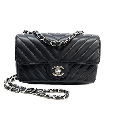 CHANEL CHANEL Chevron V-stitch Bag Shoulder Bag Lambskin Black Silver Metal Fittings Chain Shoulder Bag Coco Mark Turn Lock