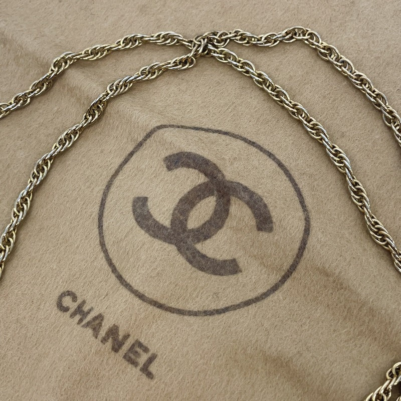 CHANEL 香奈儿 Matelass? Mini matelasse Mini mat 袋子肩袋小牛金金金金属配件连锁肩袋可可标记转锁