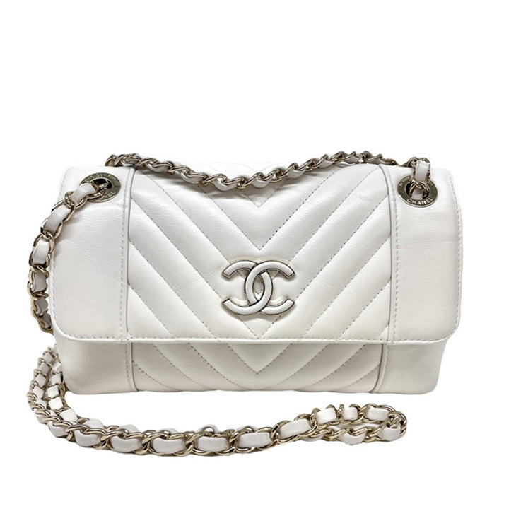 CHANEL CHANEL Chevron v-stitch Bag Shoulder Bag Calfskin White Silver Metal Fittings Chain Shoulder Bag Coco Mark Turn Lock