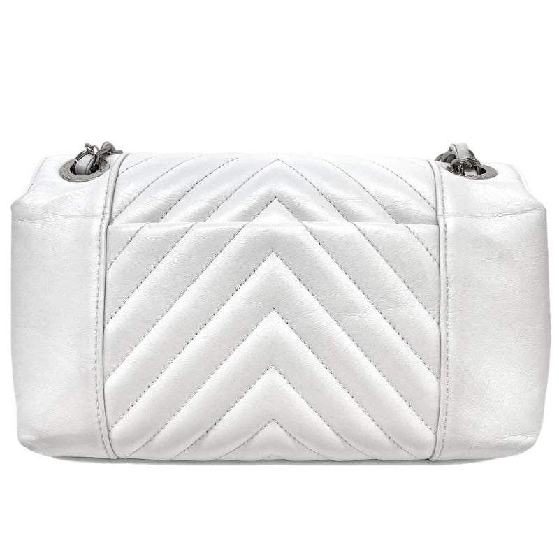 CHANEL CHANEL Chevron v-stitch Bag Shoulder Bag Calfskin White Silver Metal Fittings Chain Shoulder Bag Coco Mark Turn Lock