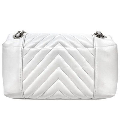 CHANEL CHANEL Chevron v-stitch Bag Shoulder Bag Calfskin White Silver Metal Fittings Chain Shoulder Bag Coco Mark Turn Lock