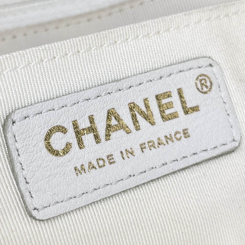 CHANEL CHANEL Chevron v-stitch Bag Shoulder Bag Calfskin White Silver Metal Fittings Chain Shoulder Bag Coco Mark Turn Lock