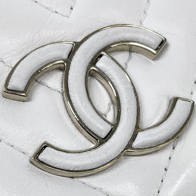 CHANEL CHANEL Chevron v-stitch Bag Shoulder Bag Calfskin White Silver Metal Fittings Chain Shoulder Bag Coco Mark Turn Lock