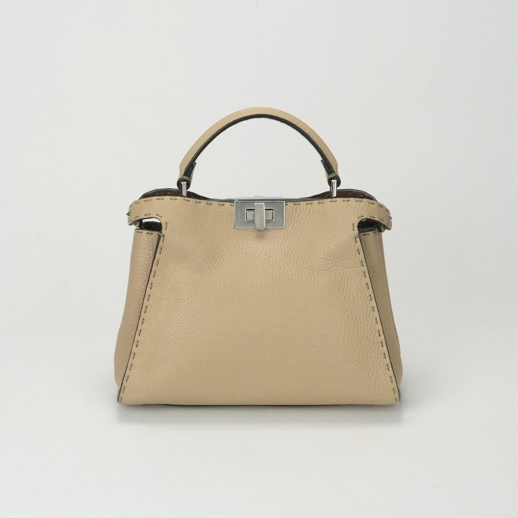 FENDI ピーカーブーエッセンシャリー　【ベージュレザーハンドバッグ】 フェンディ FENDI ピーカブー スモール エッセンシャリー