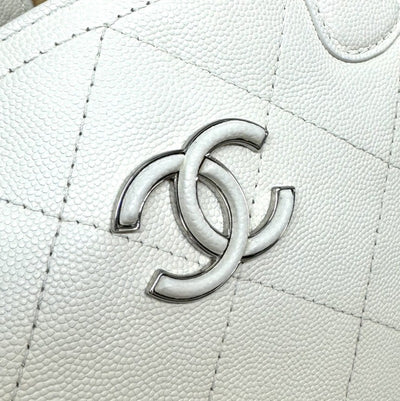 CHANEL CHANEL Matelass? Bag, tote bag, shoulder bag, caviar skin, white, white, silver fittings, handbag, chain bag, 2way bag, Coco mark