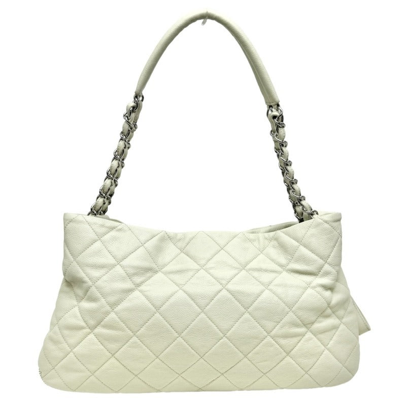 CHANEL CHANEL Matelass? Caviar skin, beige silver hardware, chain shoulder bag, Coco mark