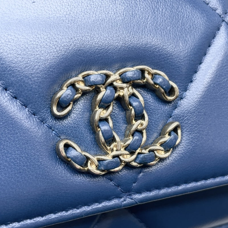 シャネル CHANEL シャネル19 バッグ ショルダーバッグ ラムスキン