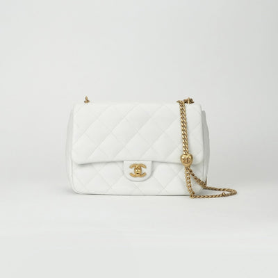 CHANEL 香奈儿 Matelass? S-flap single flap W chain Double chain 袋肩袋鱼子酱皮肤白色白金硬件 Drawstring 连锁肩带可可标记转锁