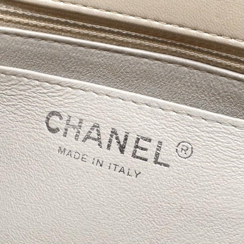 シャネル CHANEL シェブロン Vステッチ ミニマトラッセ バッグ ショルダーバッグ ラムスキン ベージュ シルバー金具 チェーンショルダーバッグ ココマーク ターンロック