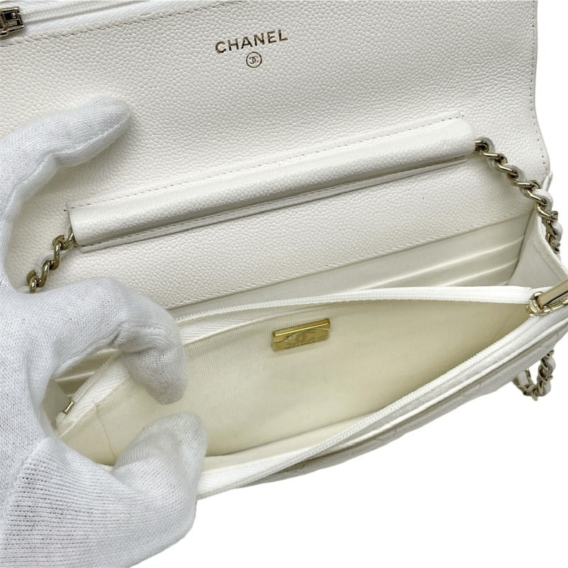 シャネル CHANEL マトラッセ キャビアスキン ホワイト 白 ゴールド金具