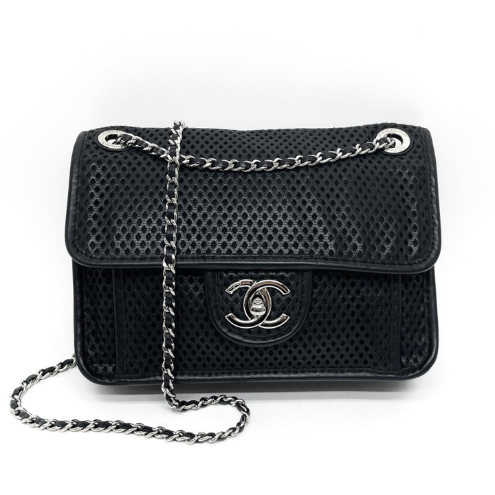 CHANEL 黒 シャネル CHANEL フレンチリビエラ パンチング ラムスキン