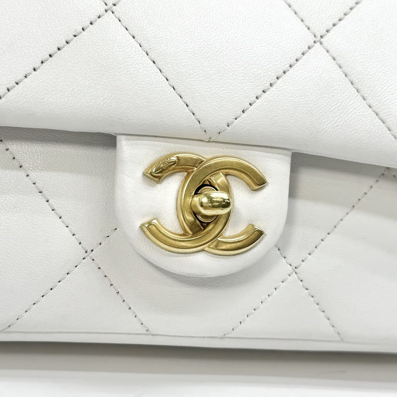 CHANEL CHANEL Matelass? Bag, Tote bag, Shoulder bag, Lambskin, White, White, Gold hardware, Chain shoulder bag, Coco mark, Turnlock