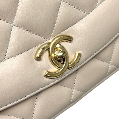 CHANEL CHANEL Diana Bag Shoulder Bag Lambskin Beige Gold Hardware Chain Shoulder Bag Coco Mark Turnlock Double flap W flap Double chain W chain