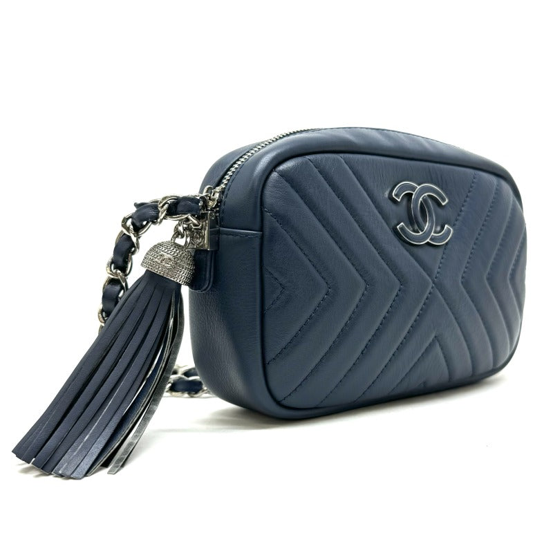 CHANEL 香奈儿 Chevron v-stitch 袋子肩袋牛犊海军海军银色金属配件连锁肩袋可可标记