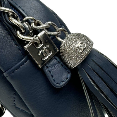 CHANEL CHANEL Chevron v-stitch Bag Shoulder Bag Calfskin Navy Navy Silver Metal Fittings Chain Shoulder Bag Coco Mark