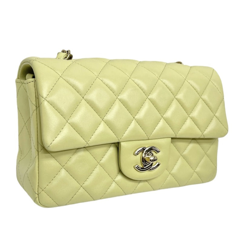 CHANEL CHANEL Matelass? Mini matelasse Mini mat Bag Shoulder Bag Lambskin Yellow Green Green Green Gold Hardware Chain Shoulder Bag Coco Mark Turnlock