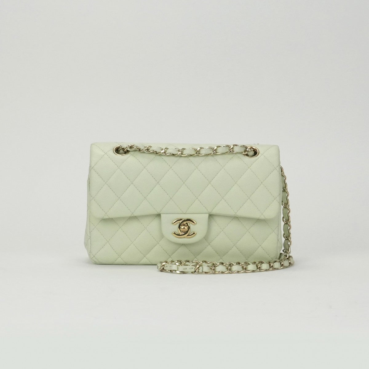 シャネル CHANEL マトラッセ ダブルフラップ　Wフラップ　ダブルチェーン　Wチェーン バッグ ショルダーバッグ キャビアスキン ライトグリーン グリーン 緑 ゴールド金具 チェーンショルダーバッグ ココマーク ターンロック