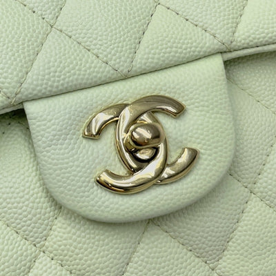 CHANEL 香奈儿 Matelass? Double flapW襟翼Double chain　W chain 袋肩袋鱼子酱皮肤浅绿色绿色绿色绿色金色五金链链肩袋可可标记转锁