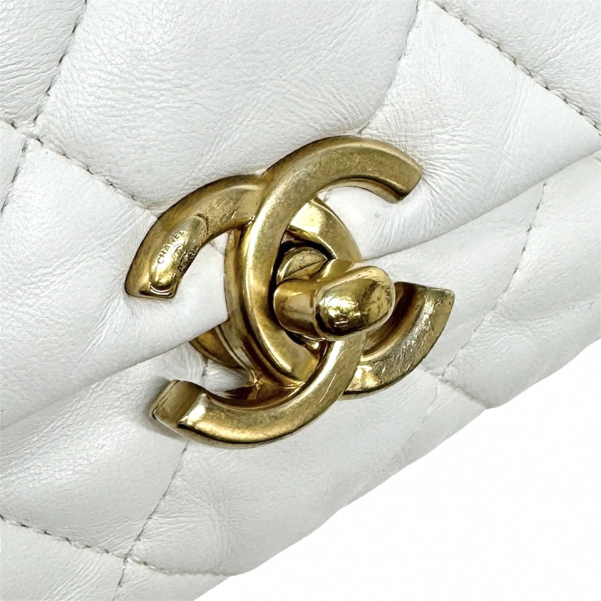 CHANEL CHANEL Matelass? Mini matelasse Mini mat Matelasse 20 Bag Shoulder Bag Lambskin White Gold Hardware Chain Shoulder Bag Coco Mark Turnlock