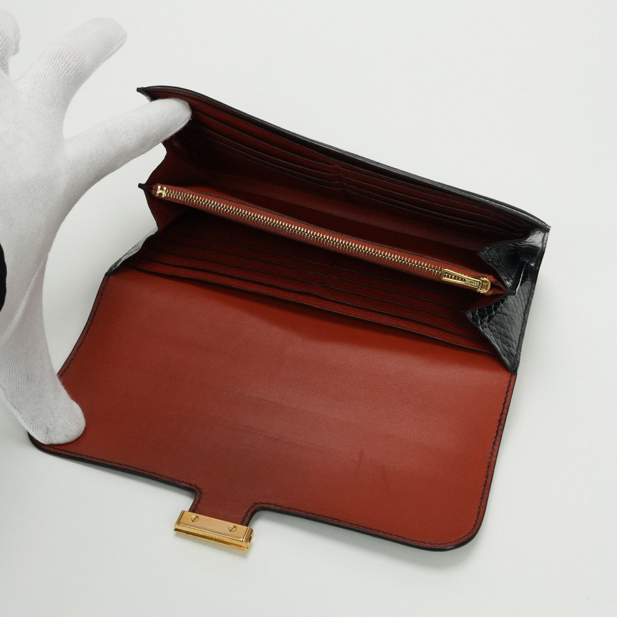 HERMES 爱马仕 Constance long verso Constance long 钱包 长款钱包 长款钱包 鳄鱼皮 Bluebaltique 海军蓝 海军蓝 金色五金配件 异域风情