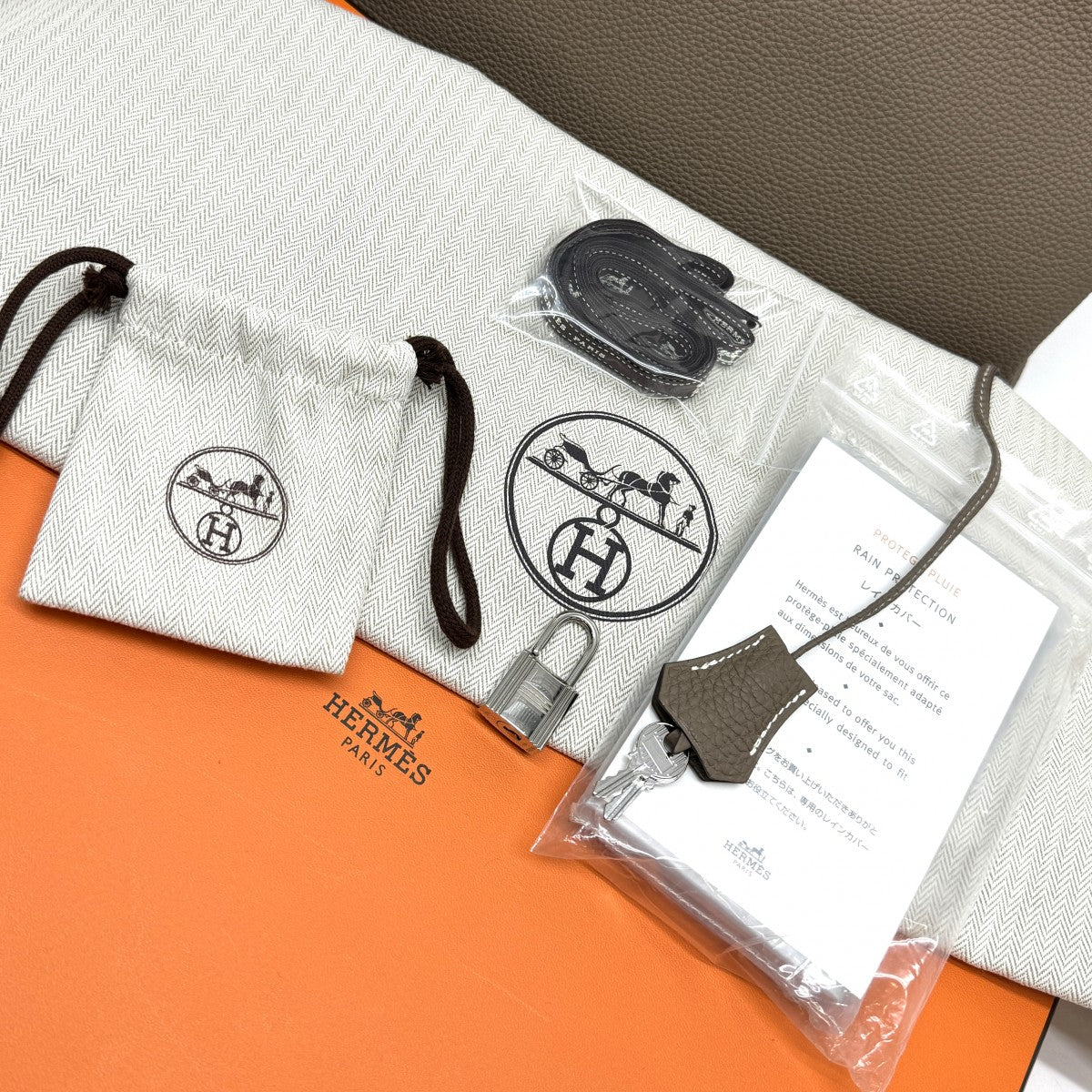 HERMES 爱马仕 Birkin 35 包，手提袋，多哥埃托普，灰色，银色配件，手提包