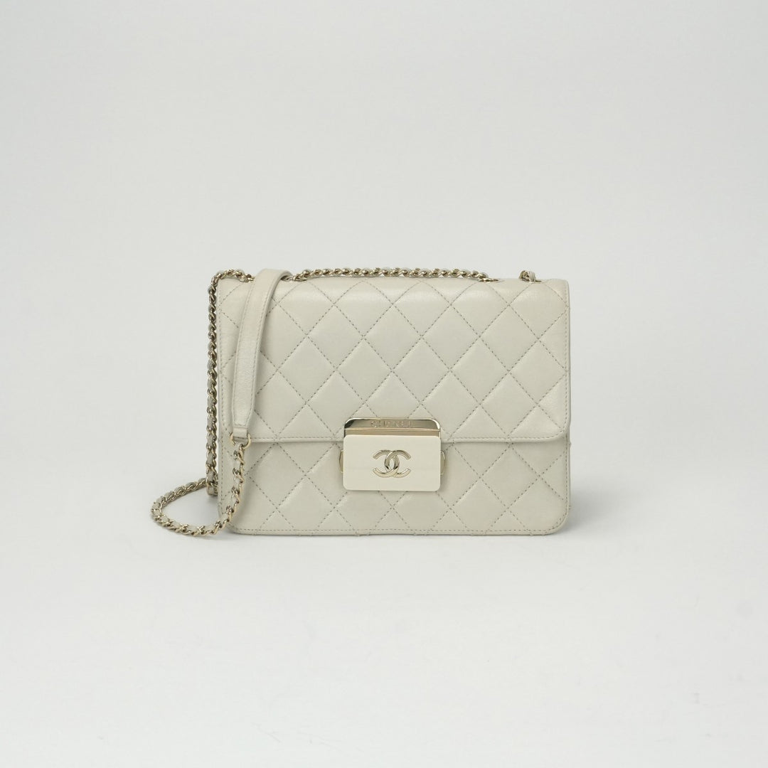 シャネル CHANEL ビューティーロック マトラッセ バッグ