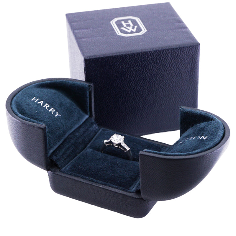 HARRY WINSTON HARRY WINSTON Round Cut Trist Ring Round Cut Trist Ring Tryst by Harry Winston Ring Pt950 Silver Diamond Ring Engagement Ring Platinum Side Stone