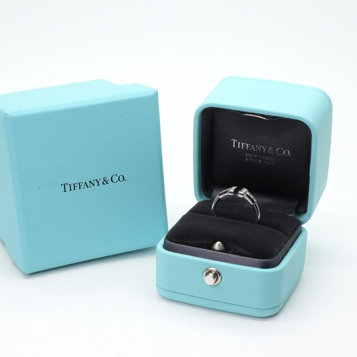 Tiffany & Co. TIFFANY&Co. Wire Ring T-Wire 18K White Gold Tiffany & Co. T-ring 750WG silver T-wire diamond white gold