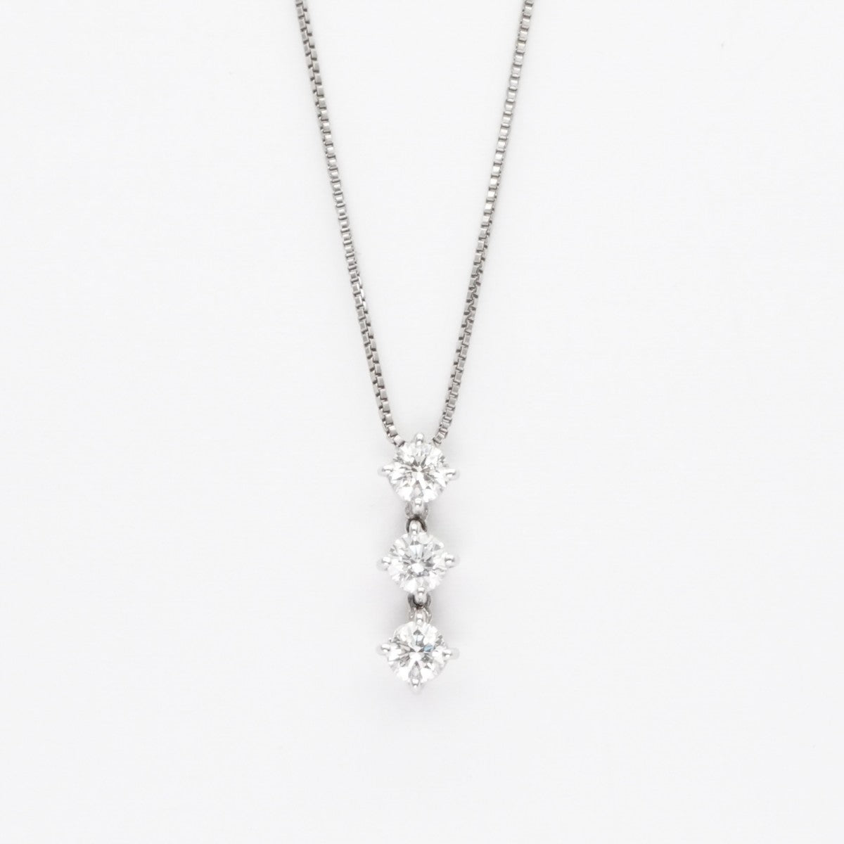 Vendome Aoyama Vendome Aoyama Diamond Necklace Trilogy Necklace Necklace Pendant Choker Pt950/Pt850 Silver Platinum Diamond Necklace Pendant