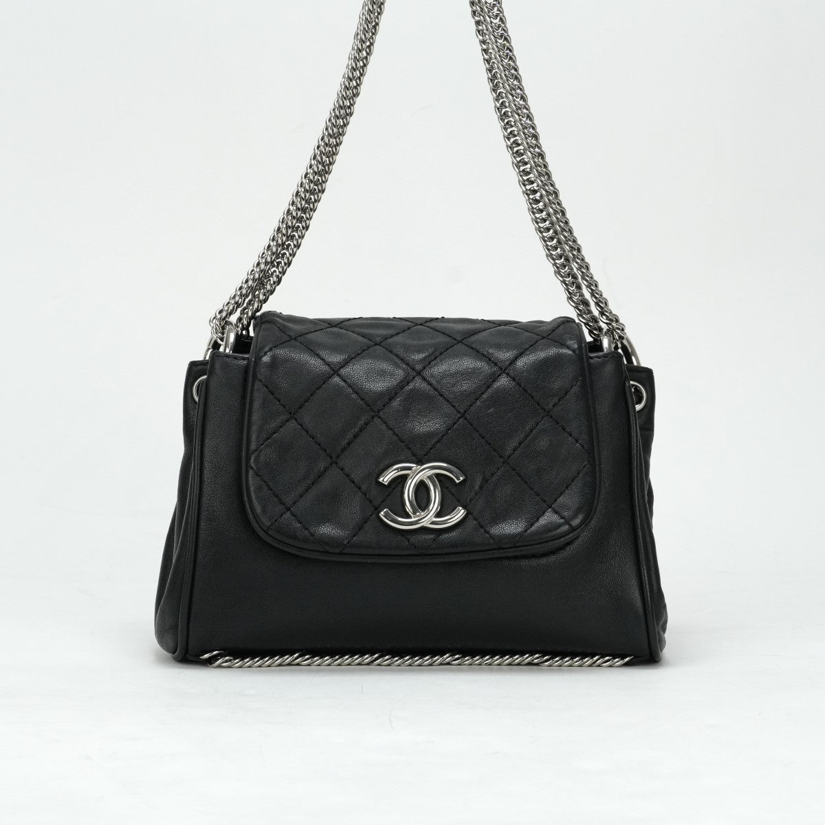 CHANEL CHANEL Matelass? Bag Shoulder Bag Calfskin Black Silver Metal Fittings Chain Shoulder Bag Coco Mark