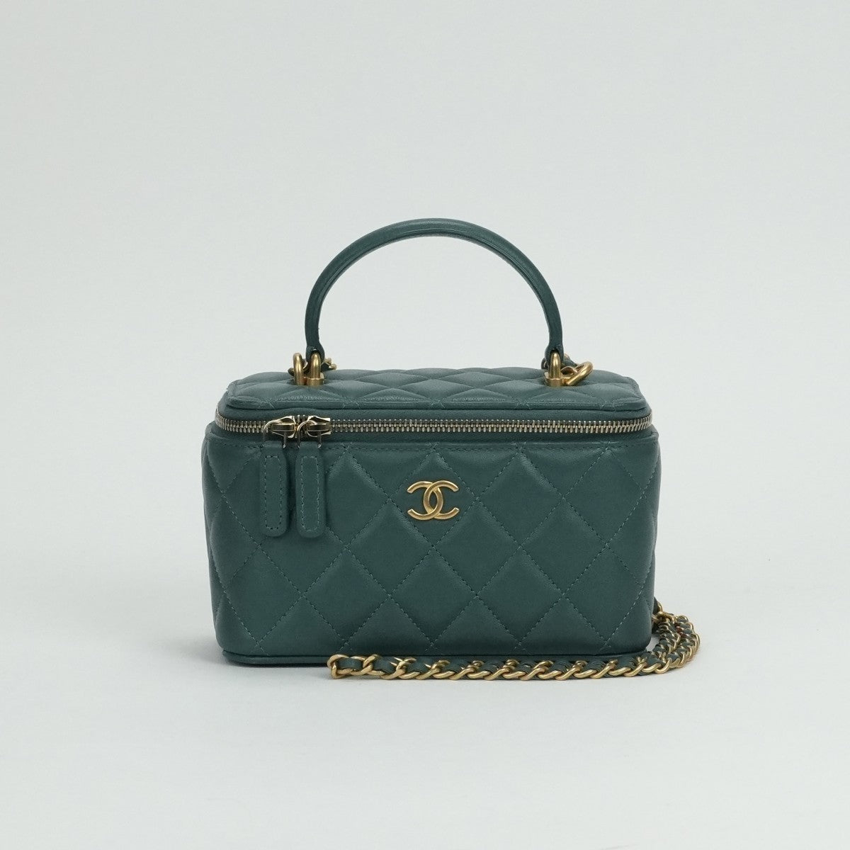 CHANEL CHANEL Matelass? Bag Shoulder Bag Lambskin Green Green Gold Hardware Vanity Makeup Bag Chain Shoulder Bag