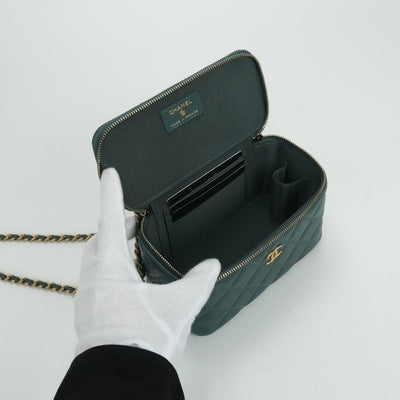 CHANEL CHANEL Matelass? Bag Shoulder Bag Lambskin Green Green Gold Hardware Vanity Makeup Bag Chain Shoulder Bag