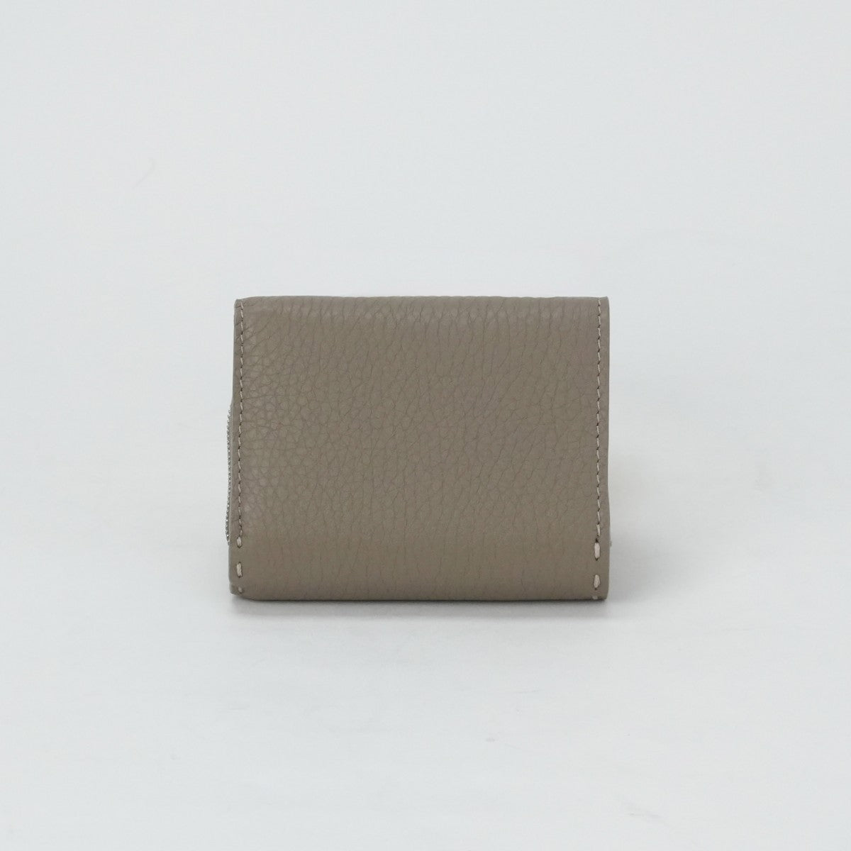 FENDI Fendi Peakaboo Peakaboo微钱包Trifold Wallet Mini Wallet Mini Wallet Mini Wallet米色银色金属配件双灰色
