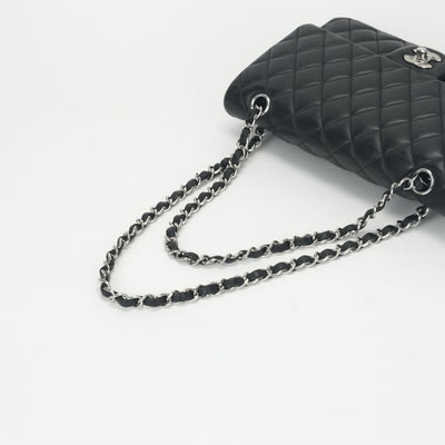シャネル CHANEL マトラッセ ダブルフラップ Wフラップ ダブルチェーン Wチェーン バッグ トートバッグ ショルダーバッグ ラムスキン ブラック 黒 シルバー金具