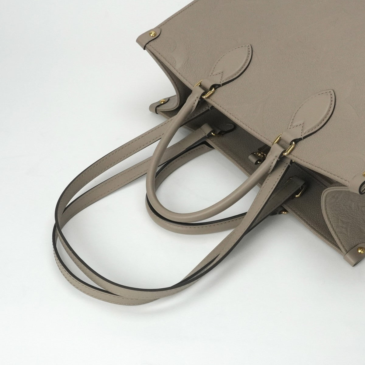 LOUIS VUITTON LOUIS VUITTON On the go MM On the go MM Bag, Tote Bag, Shoulder Bag, Leather, Turtle Rail Beige, Beige, Gold Fittings, 2-way Handbag