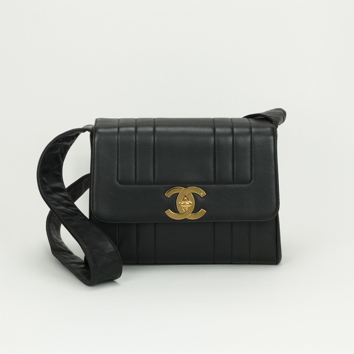 CHANEL CHANEL Mademoiselle Bag Shoulder Bag Lambskin Black Black Gold Hardware Coco Mark Turnlock Shoulder BagMademoiselle