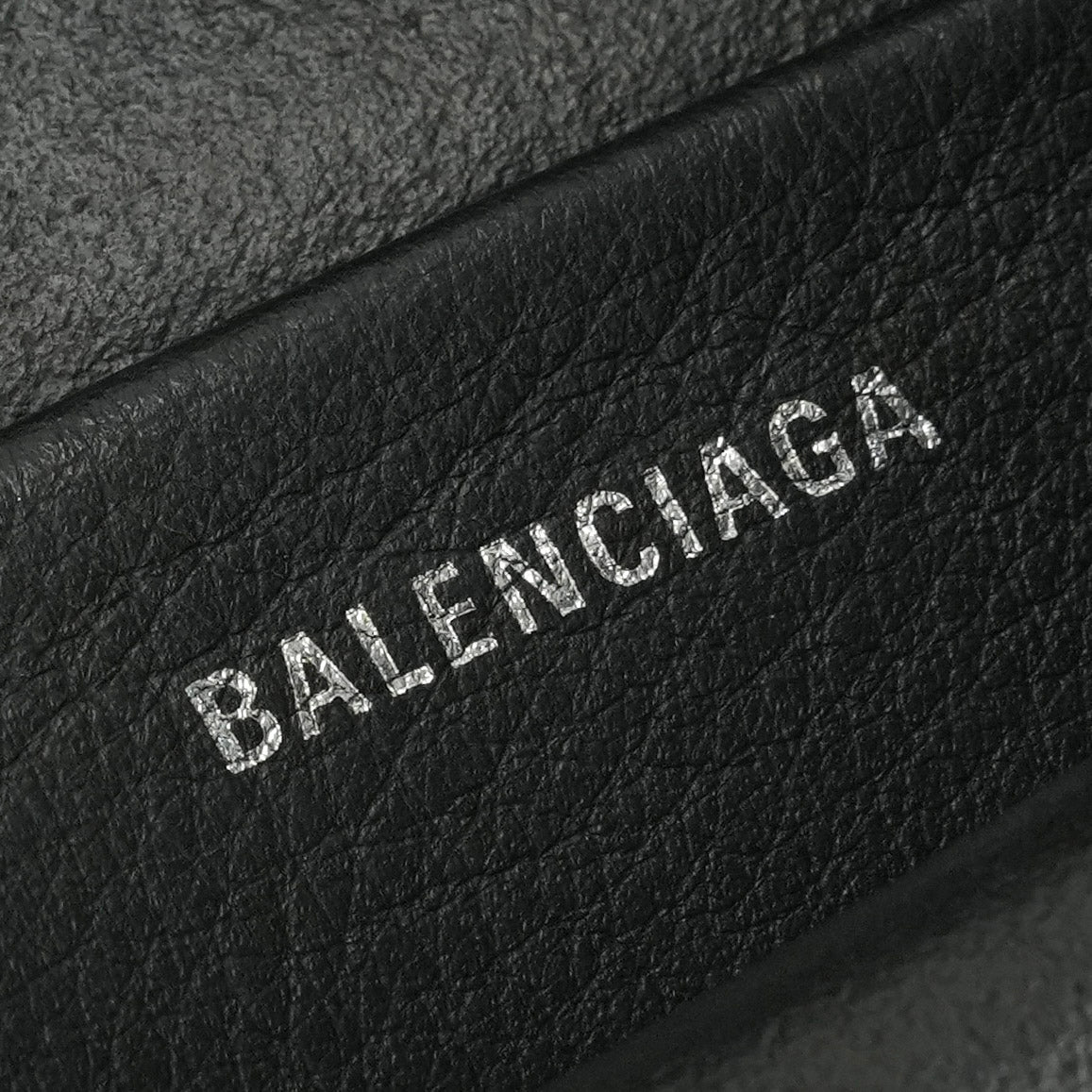 バレンシアガ BALENCIAGA エブリデイ カメラバッグ バッグ ショルダーバッグ レザー ブラック 黒 シルバー金具 ポシェット ミニバッグ