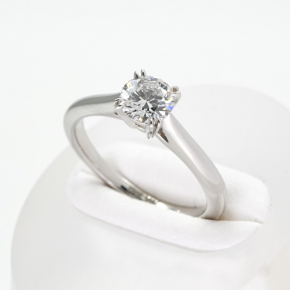 HARRY WINSTON 哈利·温斯顿圆形切割纸牌圈圆形切割纸牌圈纸牌纸牌订婚戒指pt950银钻石戒指订婚戒指铂金