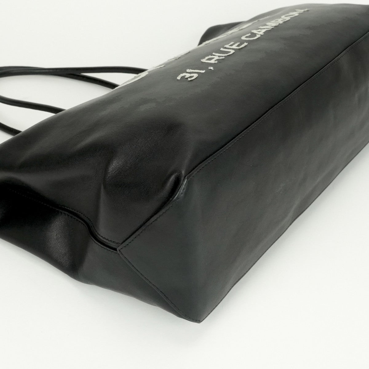 CHANEL 샤넬 필수 요소 Large 가방, 토트 백, 램스 피부, 검은 색, 실버 피팅, 로고