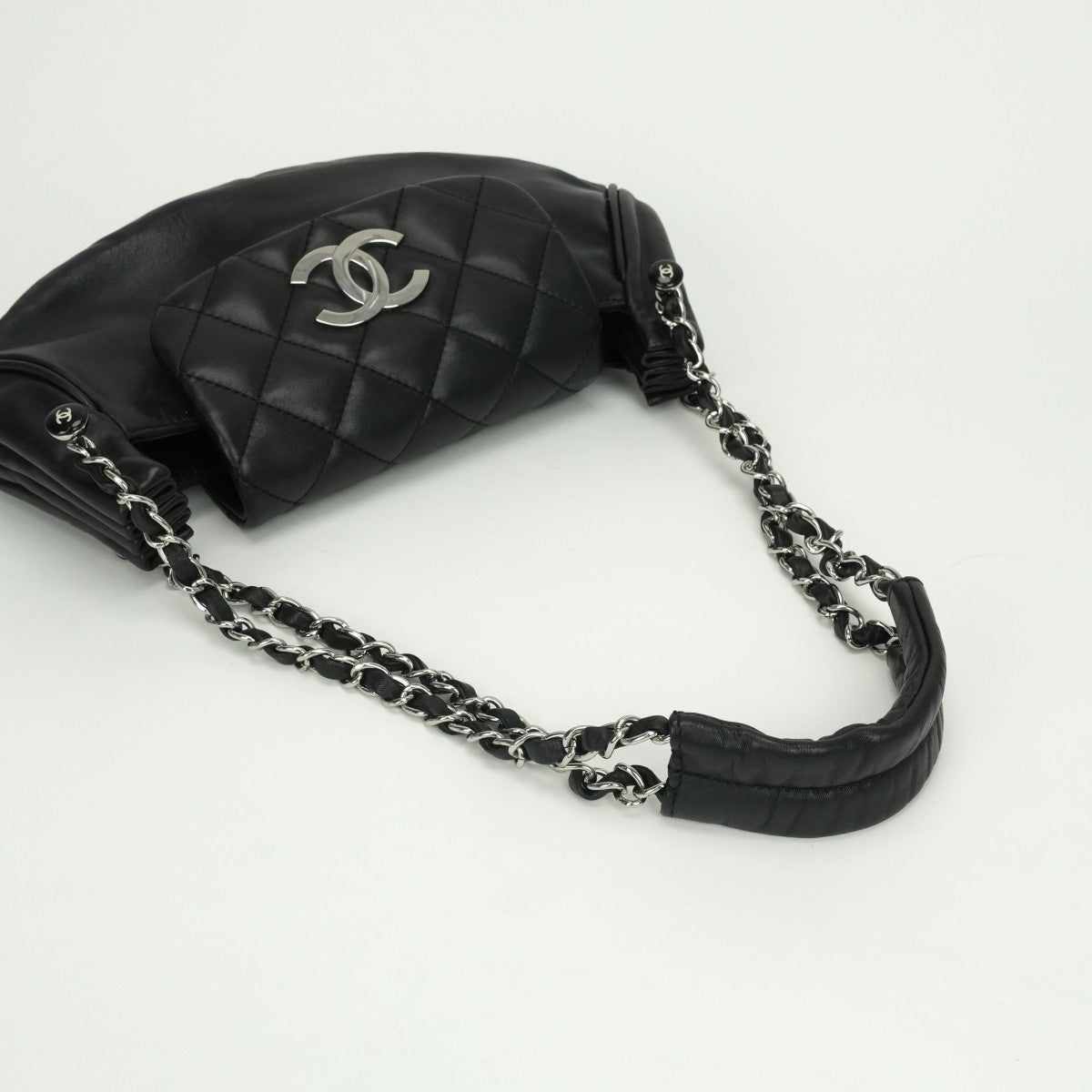 シャネル CHANEL マトラッセ バッグ ショルダーバッグ ラムスキン ブラック black 黒 シルバー金具 チェーンショルダーバッグ ココマーク デカココ