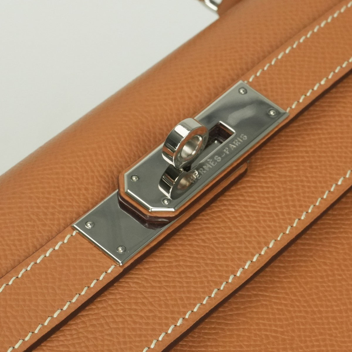 エルメス HERMES ケリー28 ケリー 28 外縫い バッグ トートバッグ ショルダーバッグ エプソン ゴールド ブラウン 茶 シルバー金具 ヴォーエプソン