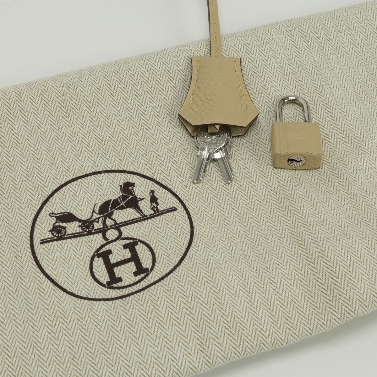 HERMES 爱马仕 Birkin 35 Birkin 35 Bag 托特包 Taurillon Clemence Parchemin Parchemin 米色 银色五金 手提包