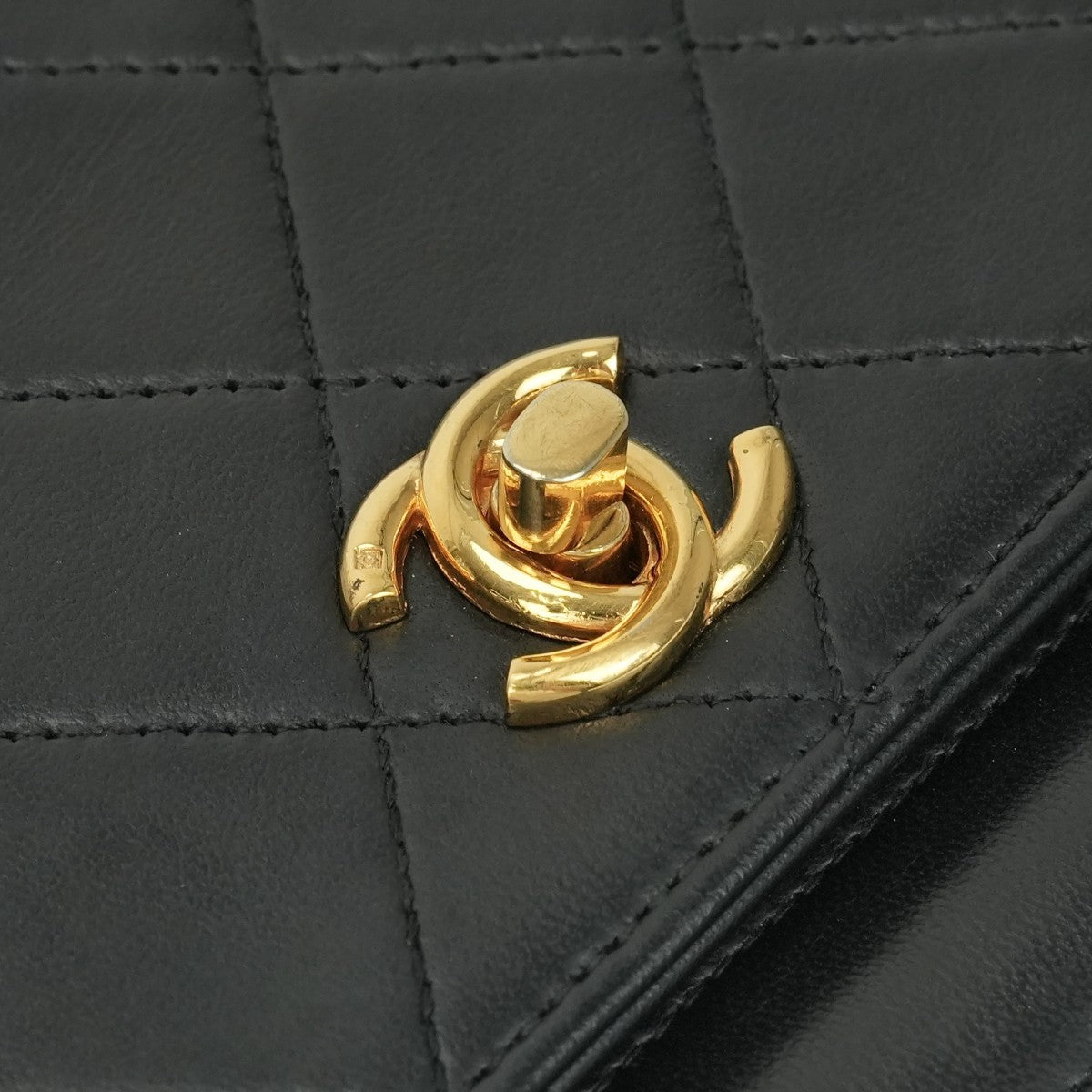 CHANEL 샤넬 Matelass? 가방 숄더백 램스 피부 검은 색 금 금속 피팅 CHANEL Matelass? Double flap 코코 마크